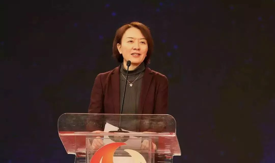 北大才女致辞刷爆朋友圈