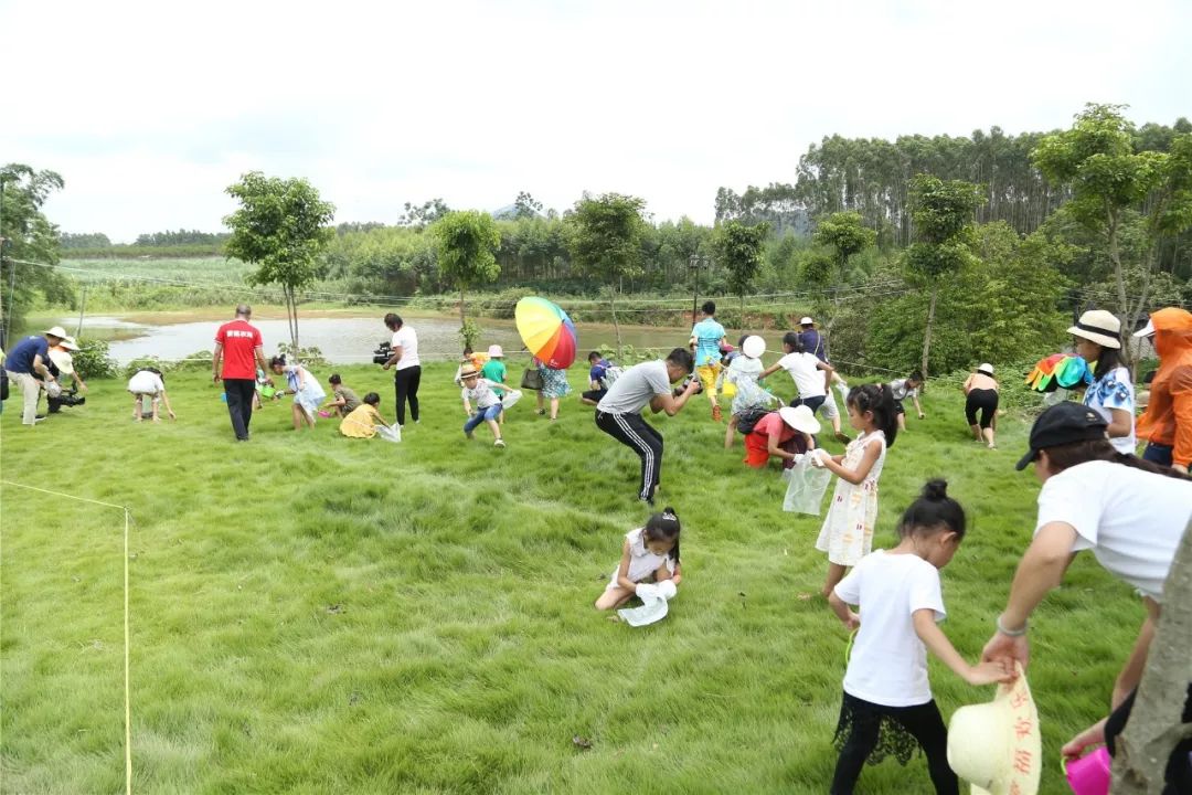 季田園歡樂親子游果園植物科普趕鴨子挖寶毛毛蟲大戰渾水摸魚小豬賽跑