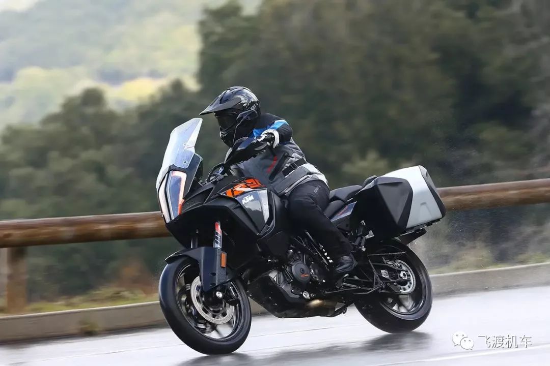 諜照ktm1290superadv將搭載摩托車acc系統