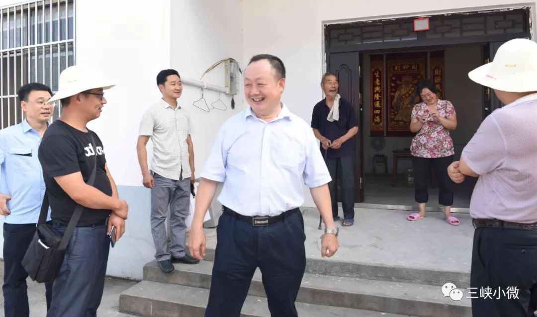 美skr人的小山村:驻村干部的四个小绰号_赵建华