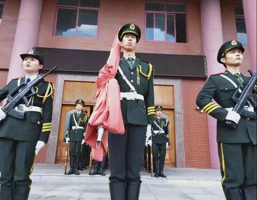 社74团肩扛红旗心藏热血