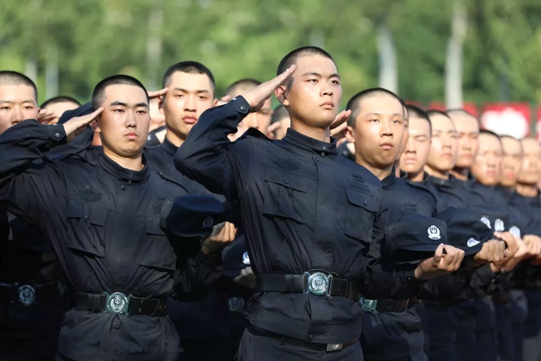 上海公安学院新生军训图片