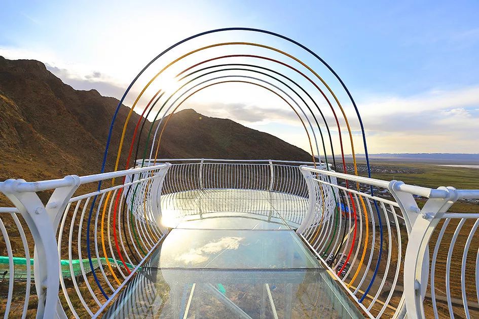 哈密首条空中玻璃走廊即将开放