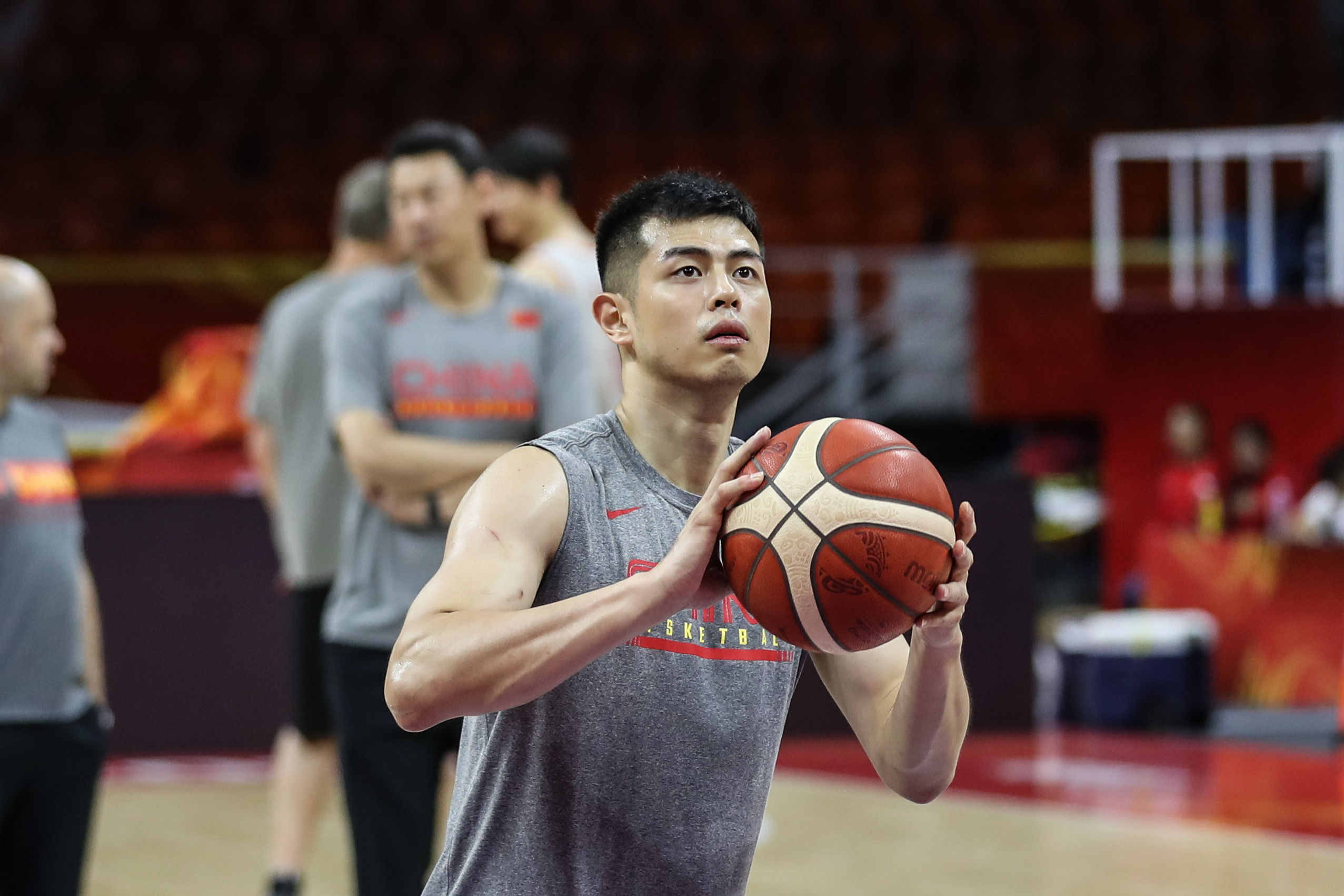中国男篮在广州进行赛前训练