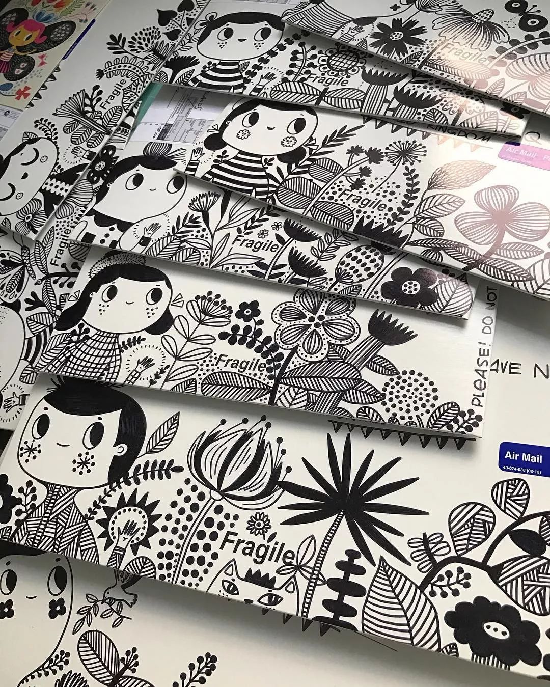 童趣盎然的插画拥抱了一个有趣的世界