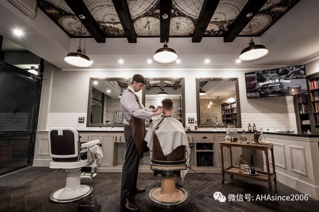 名店欣赏——一边喝酒 读书barbershop的复古美发沙龙