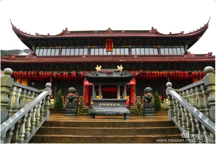 温州永嘉广福寺悟空寺传说南正顶为齐天大圣孙悟空的道场,民间故事称
