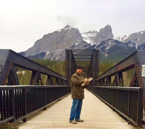 张思杰画鸡饱蘸水色下笔畅只求纸上墨趣来