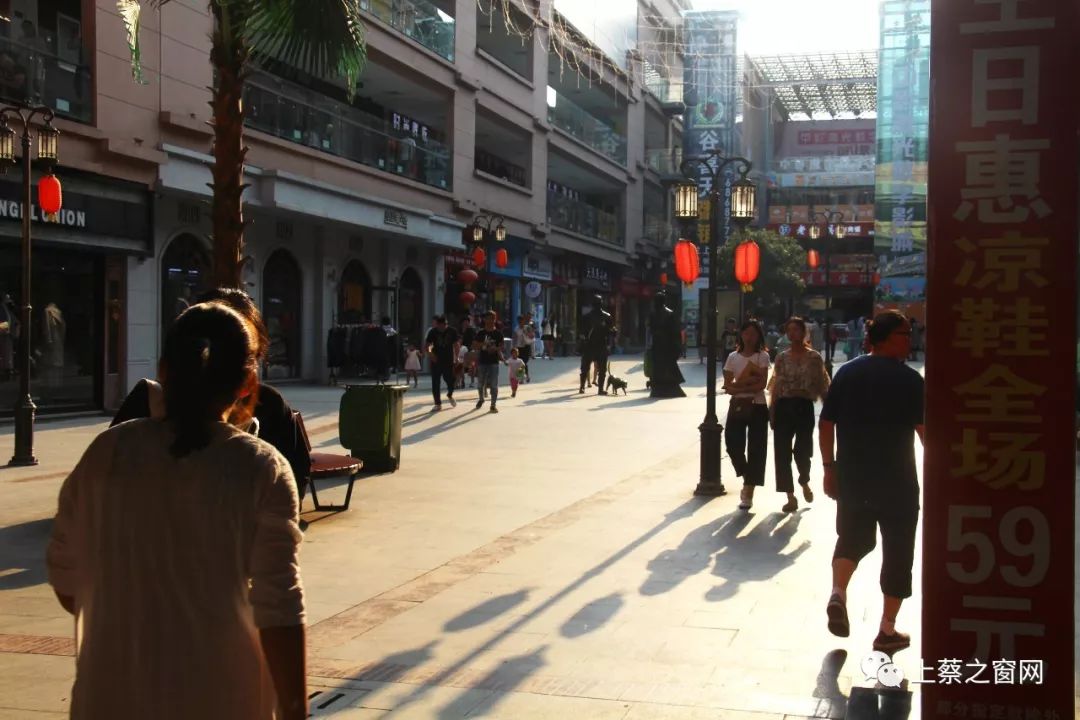 上蔡的繁华在这里李斯步行街里逛一逛