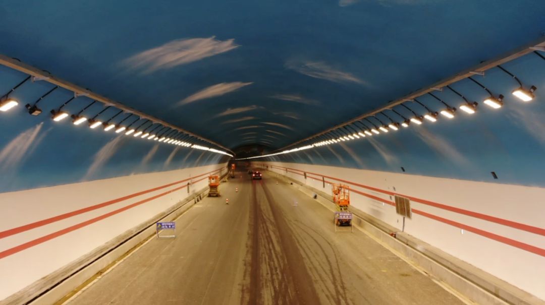 【一线传真】寻沾高速公路七星,小尖山隧道变电所送电成功_施工