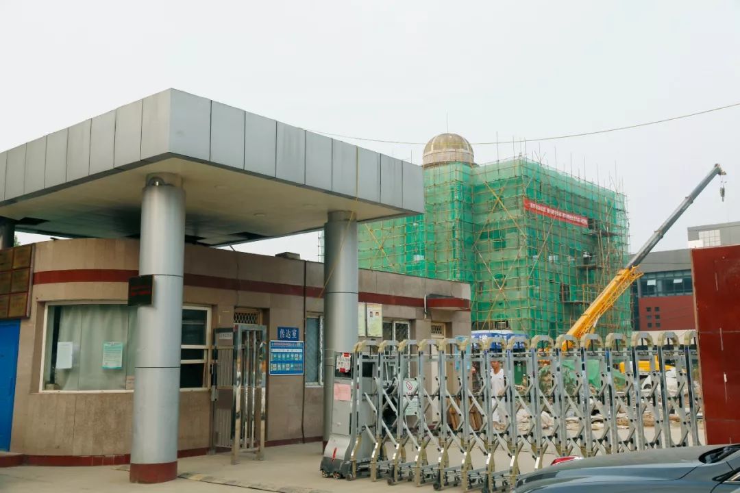 翻新中的西安车辆厂中学▼关于三桥的美食,就绕不开这家国企周边的