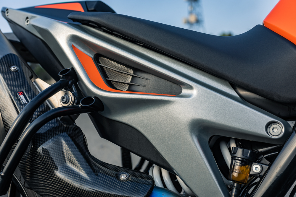 弯道手术刀 KTM 790 DUKE 深度测评-搜狐大视野-搜狐新闻