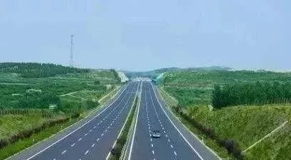 前往雅安,成都方向车辆,可由始阳收费站下站绕行国道318到多功收费站