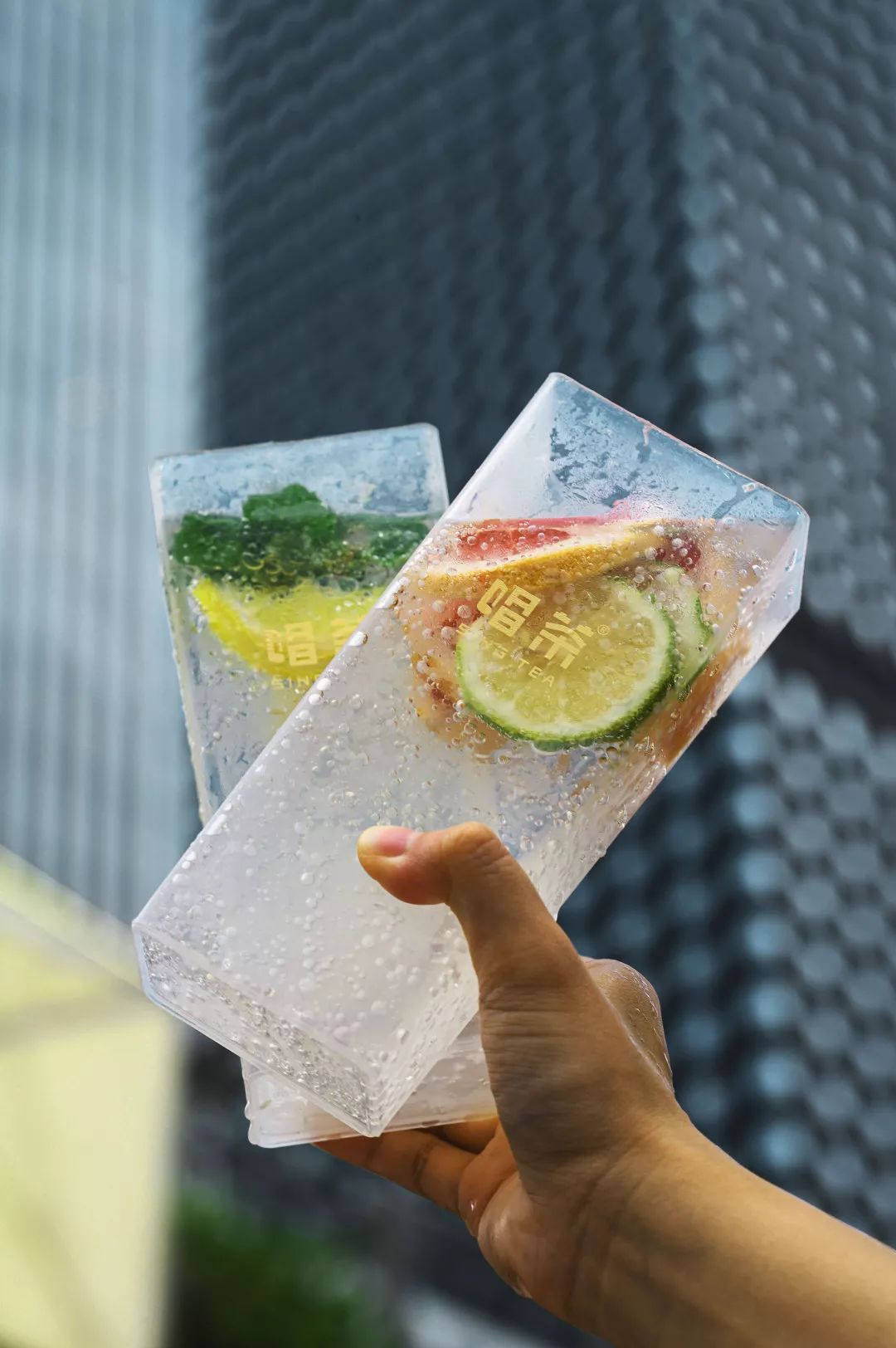 1元开喝300年不融化的酒精冰砖生气了