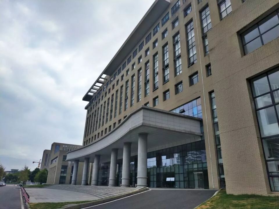 走过民大教学楼微信运动排行榜不用愁