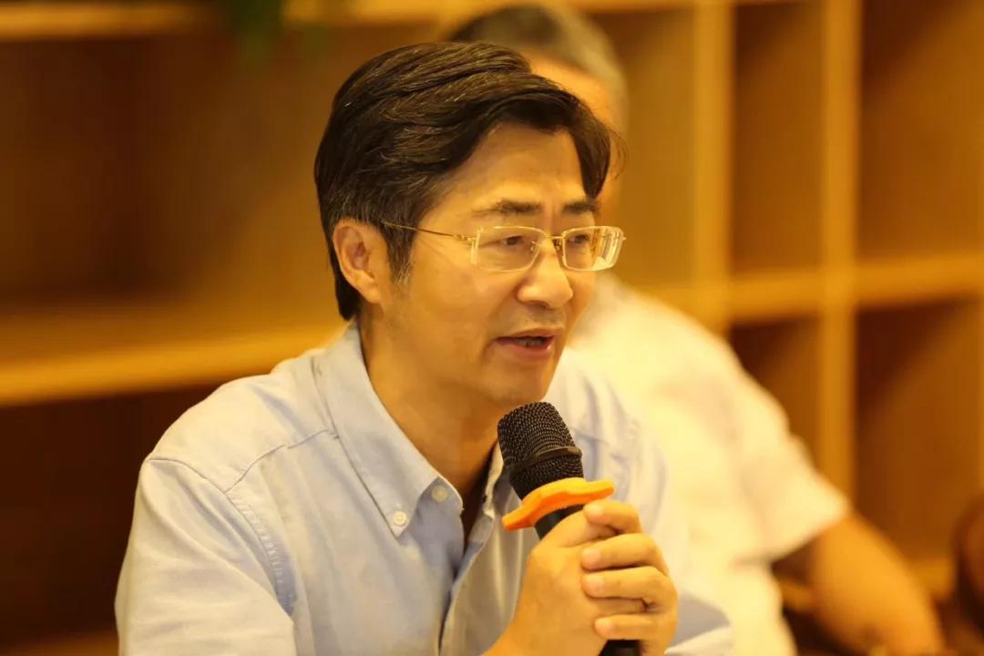 著名经济学家周德文去杠杆债务重组是实体企业走出危机的必由之路