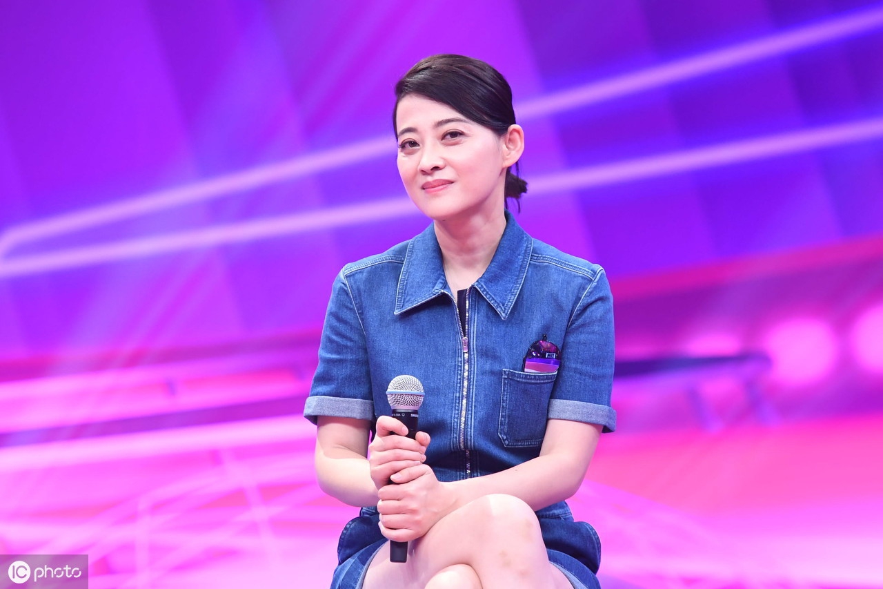 (图片来自 ic photo) 2004年12月11日,娱乐圈娱乐明星梅婷(图片来自