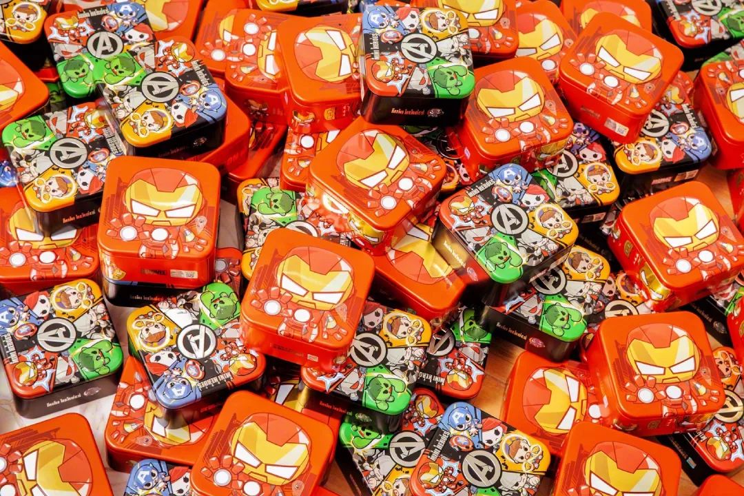 weeklytopic今年这届月饼也太不正经了跨界ip玩的溜mooncakesxcross