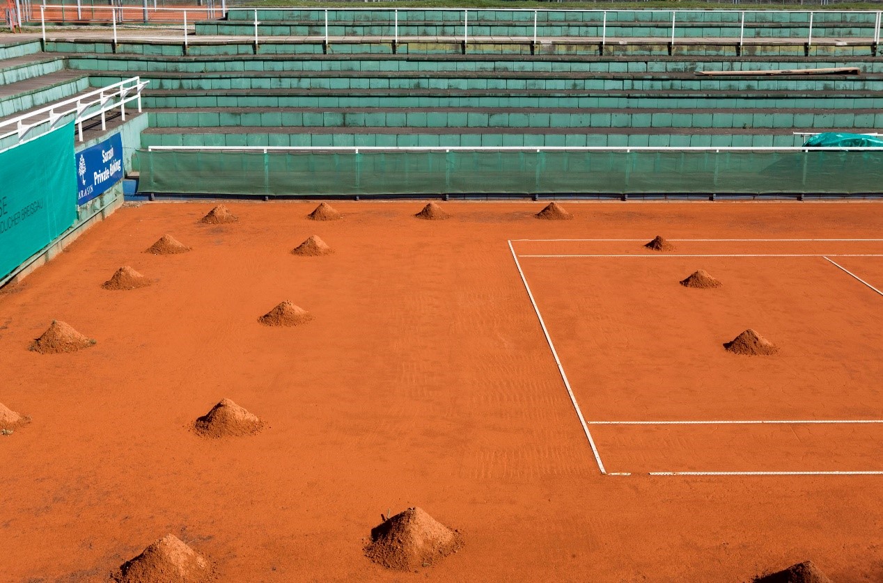 红土网球场建设保养与维护
