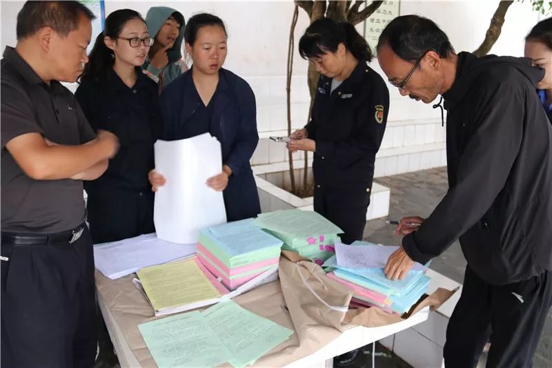 巍山县多部门联动开展"街长制"工作,助力"美丽县城"创建