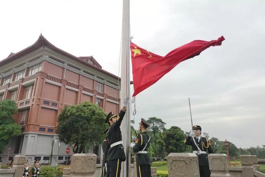 社74团肩扛红旗心藏热血