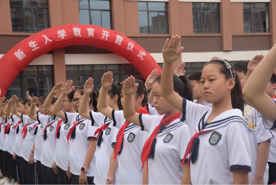 幕府新生凝聚班级集体力量领悟爱国主义精神2019级新生