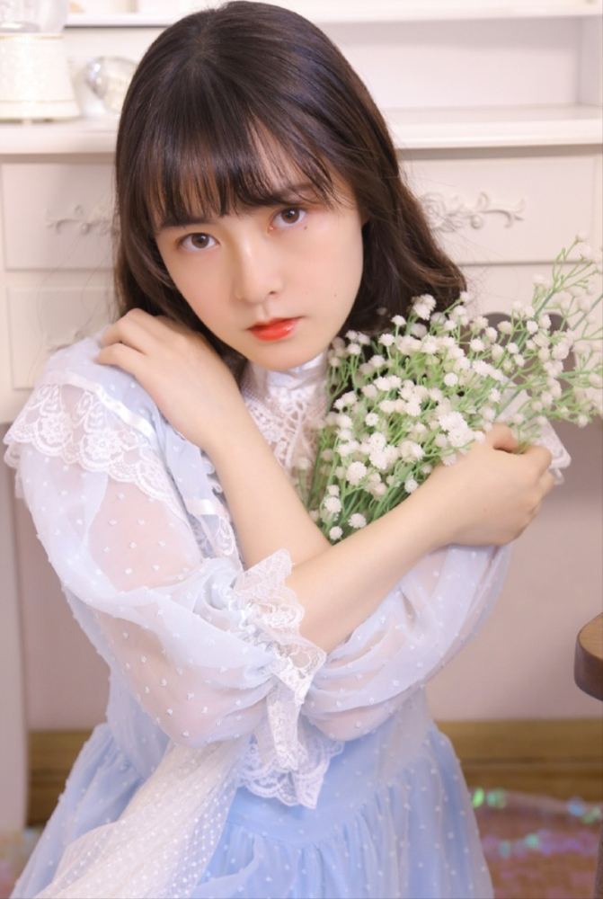 高傲冷酷的小姐姐,很有气质