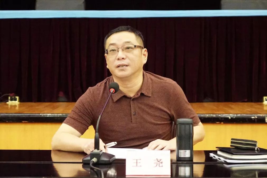 "华漕镇党委副书记,镇长,镇食药安委主任王尧在会上指出,近年来随着