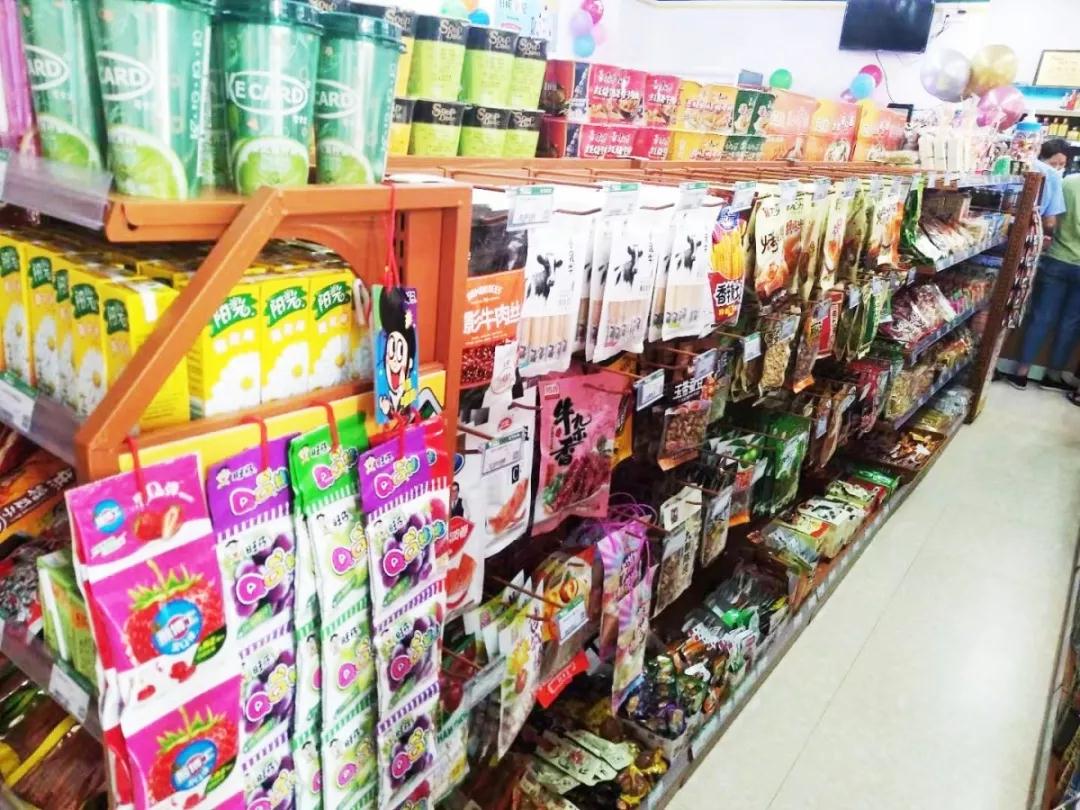 别让袋装食品躺在地上立体陈列学起来