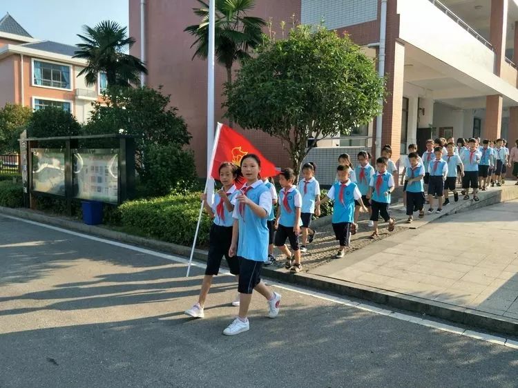 我在里仁 向祖国表白 ---记里仁学校2019年秋季开学典礼