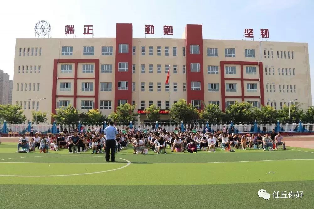 开展各类宣教活动,9月4日上午,我市白塔小学400余名小学一年级新生