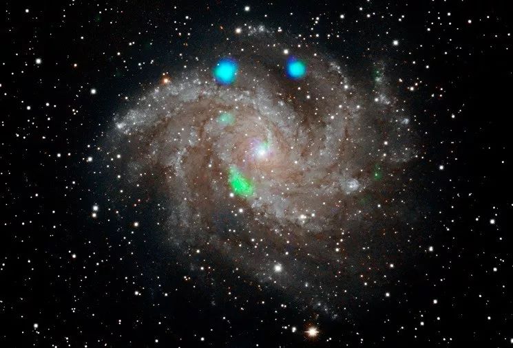 ngc 6946星系距离我们约2520万光年,直径约为4万光年,约为银河系直径