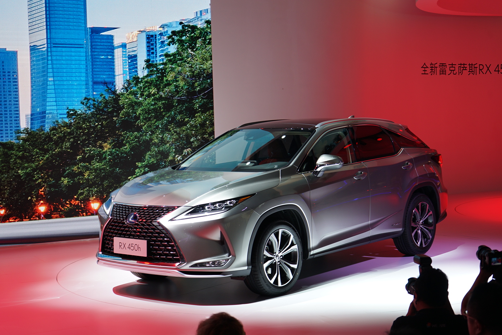 2019成都车展:新款雷克萨斯rx售39.80-79.90万元