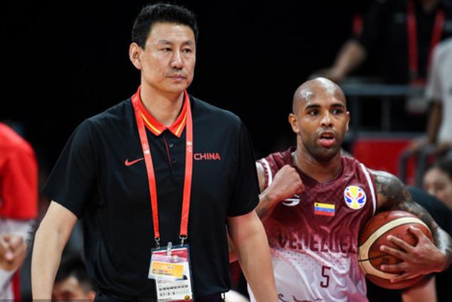 cba这水平苏群呵呵呵杨毅更不客气这水平倒退10年