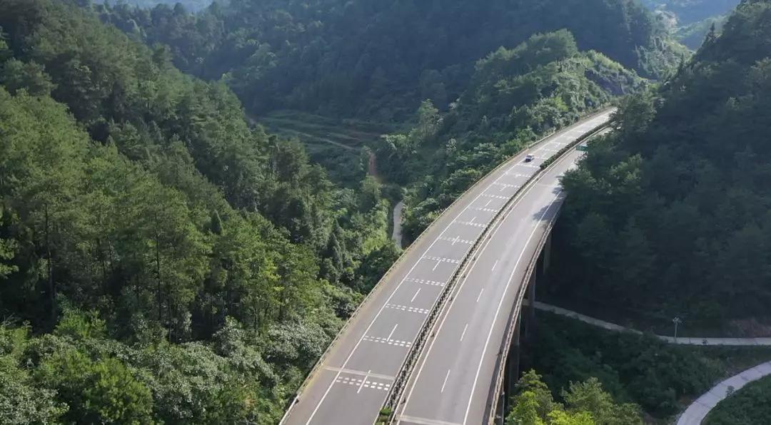 货车驾驶人g56杭瑞高速这个路段接下来要这么走