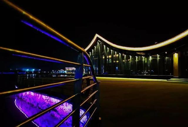 麦丘古邑,清水神洼.呈古今之幻象,处三七而休嘉.