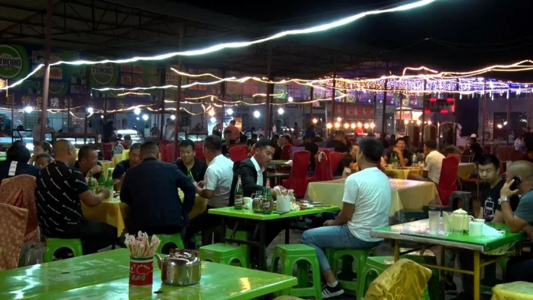初秋时节奇台夜市热度不减_奇台县