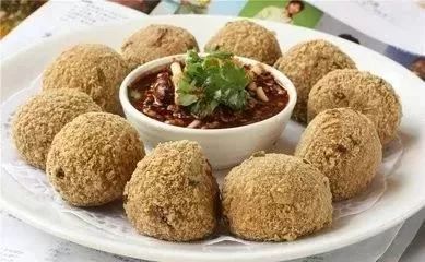 工艺屡经改进,是深受广大群众喜爱的贵州地方风味小吃