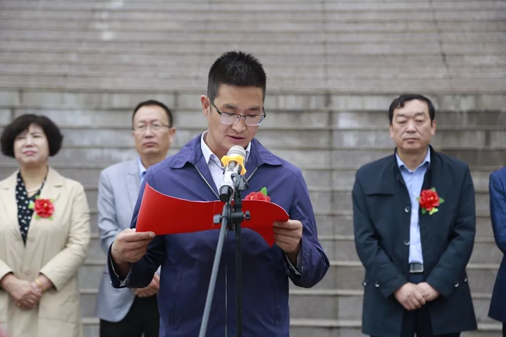 会宁80书法家张文翰书画展在华亭市博物馆展出