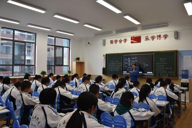 上海教育花开赫章赫章新纪元学校顺利开学