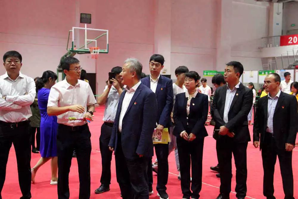 孙远征,王有鹏,丛慧芳,盛国滨等六位专家对2019级新同学寄语视频,还