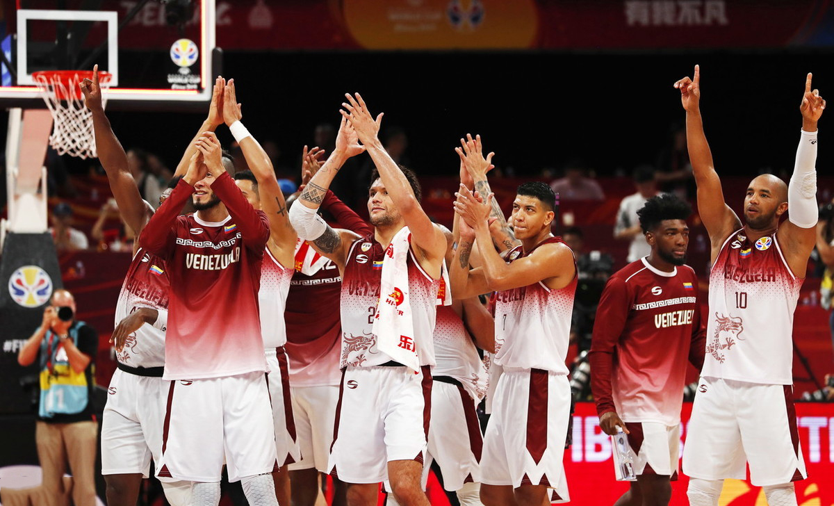 原创委内瑞拉男篮创造历史国内几无报道他们连饭都吃不饱每人每月工资