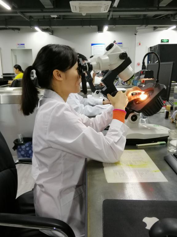 揭开珠宝鉴定神秘面纱国家珠宝检验中心首次向公众敞开大门