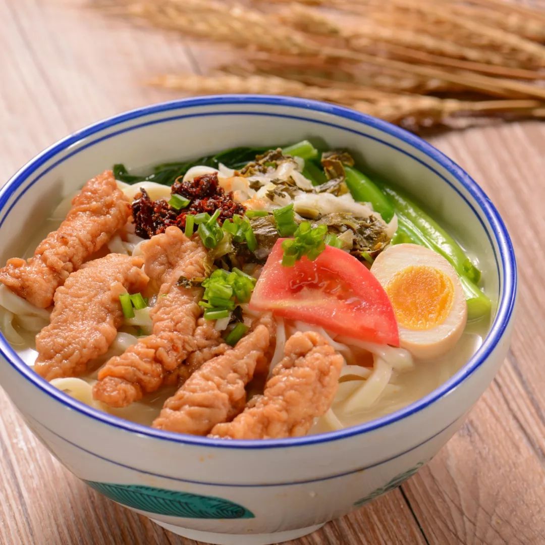 曝光面食爱好者不能不吃的几碗面条好吃到把汤都喝光