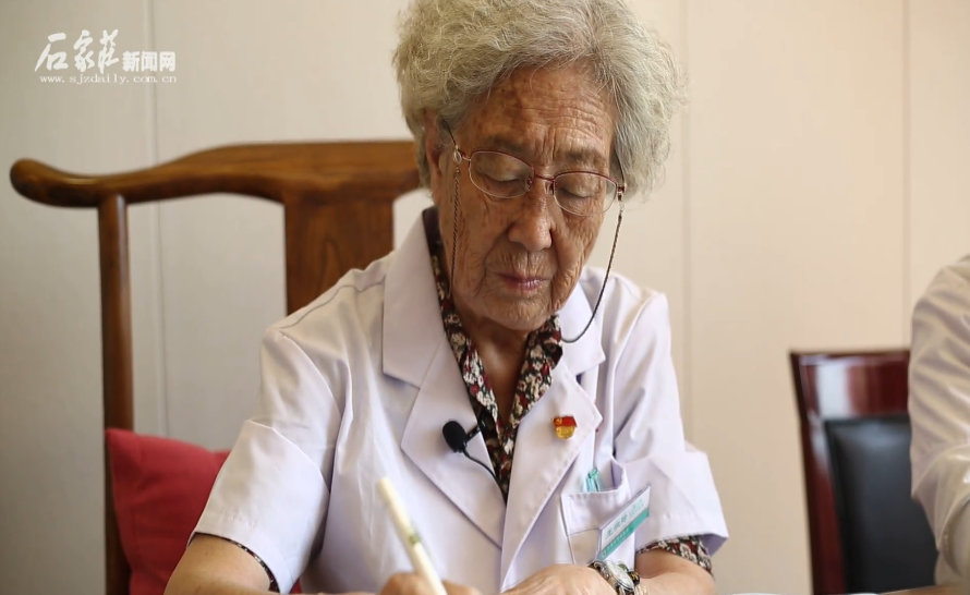 1966年毕业于北京中医学院(现北京中医药大学)中医系,毕业之后,王淑玲