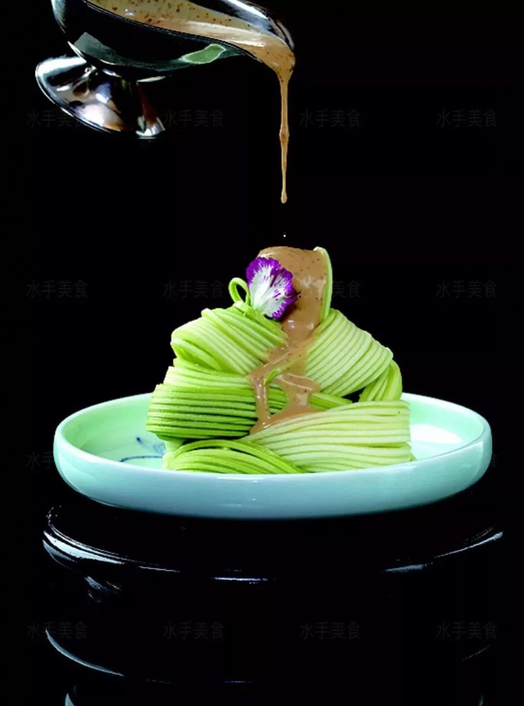 适用范围适合制作麻酱凤尾或者给脆爽的蔬菜比如黄瓜油麦菜等作