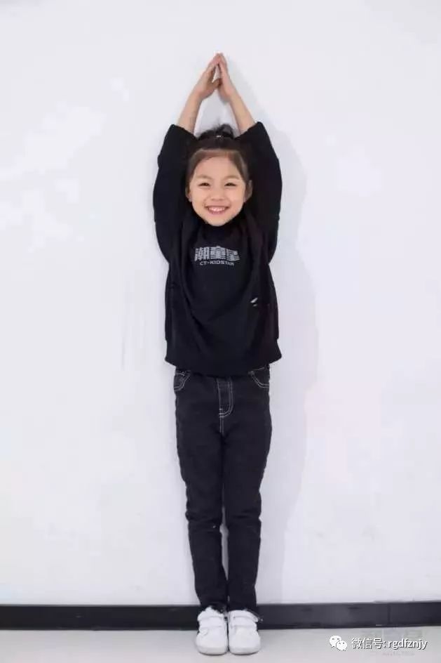 潮童星儿童模特真的就是简单地走路吗家长别误解它了