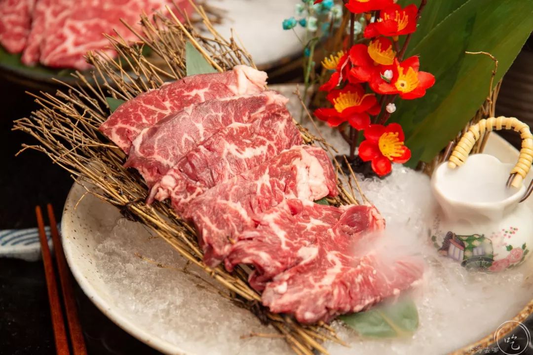专卖贵族和牛的烧肉店牛肉1500元1斤按克卖