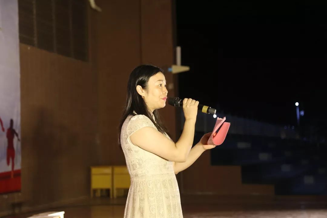 —兴国中学举行"新起点 新征程 新梦想"励志报告会