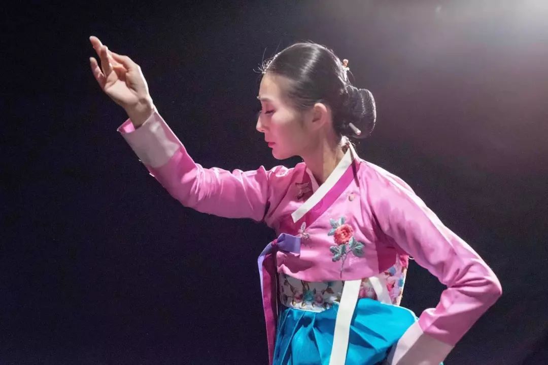 朝鲜族舞蹈手位图片